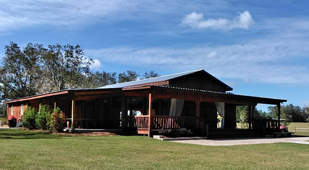 Clark Plantation is located west of Gainesville in Newberry and is a picturesque venue for your wedding.