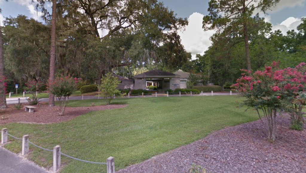 In the heart of NW Gainesville lies Gainesville Garden Club, super convenient for those with wedding guests coming from out of town.