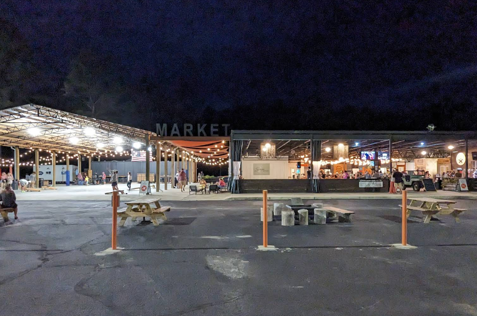 Homestead Park in Williston is an easy drive from Gainesville for your wedding and reception.